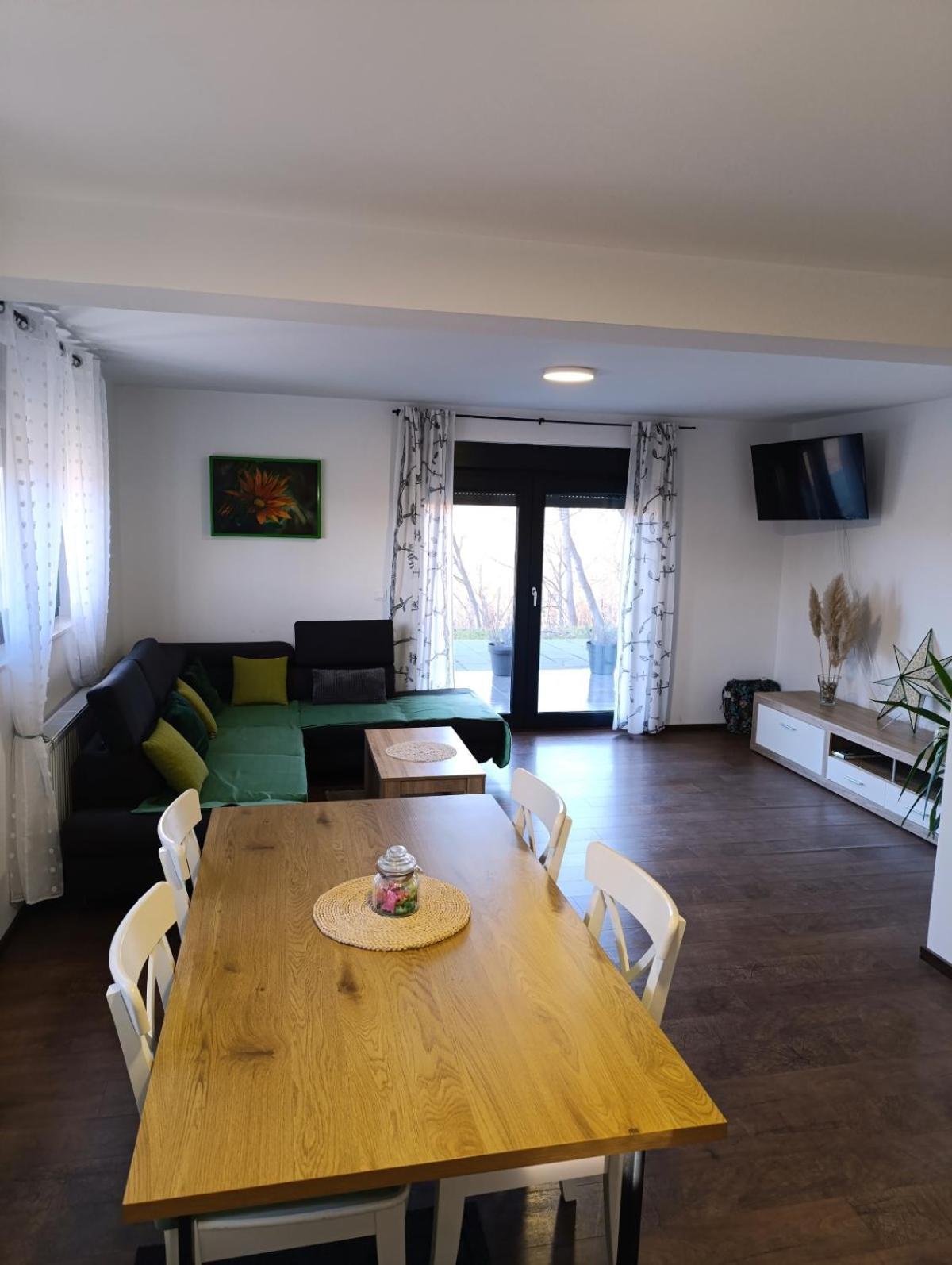 Kraljeva Hiza - Apartmani I Sobe Kralj سفيتي مارتن نا موري الغرفة الصورة
