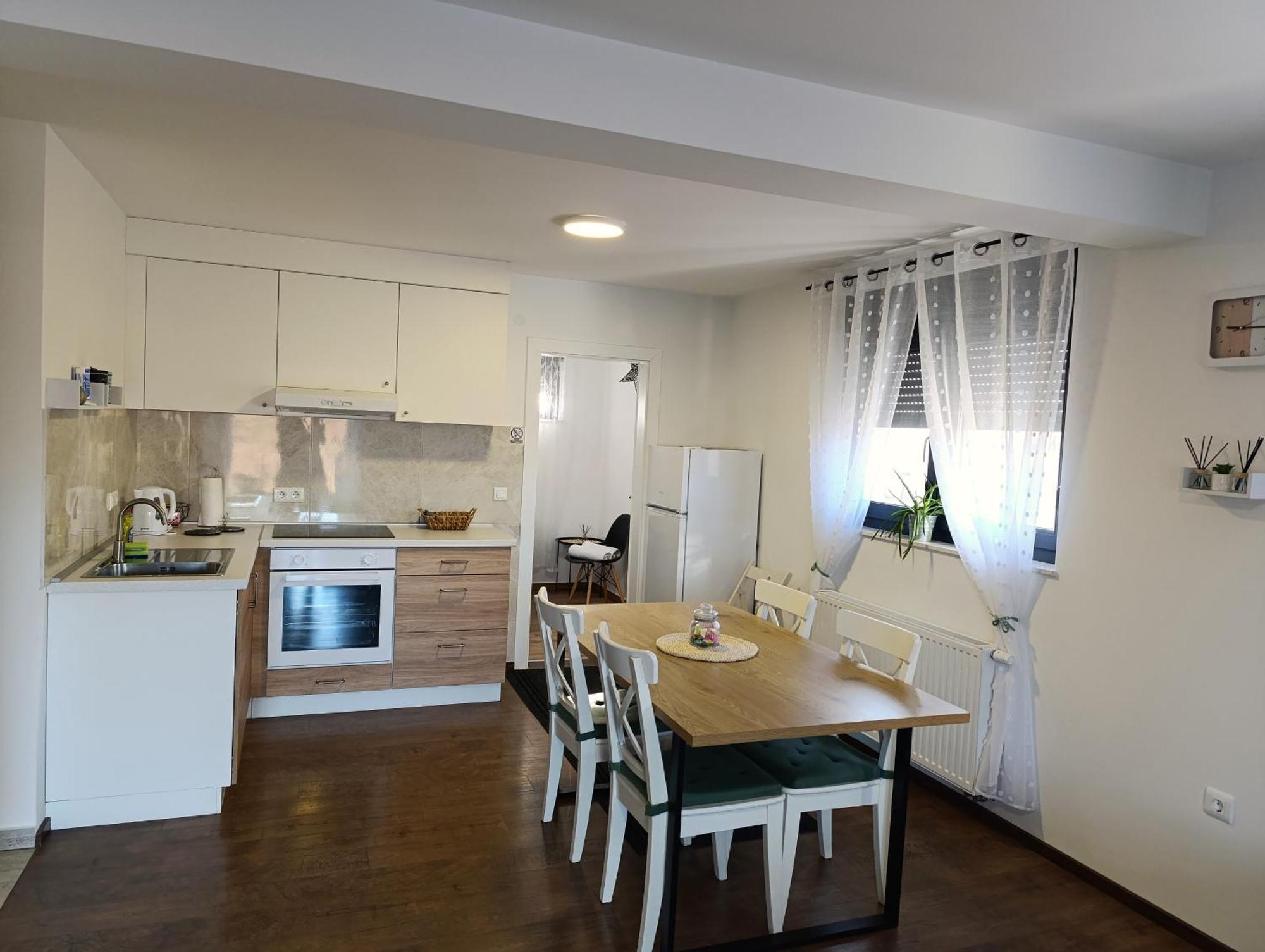 Kraljeva Hiza - Apartmani I Sobe Kralj سفيتي مارتن نا موري المظهر الخارجي الصورة